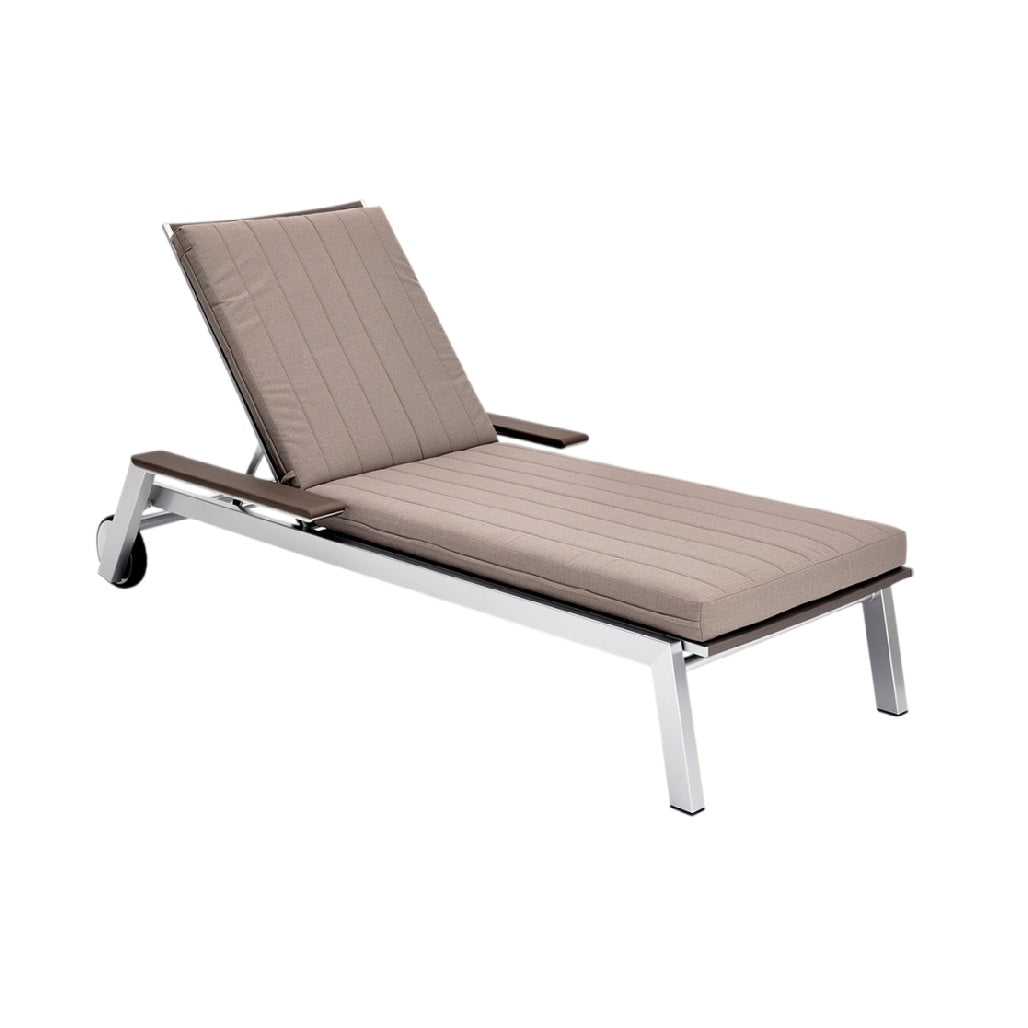 **Chaise longue en aluminium avec coussin en tissu**