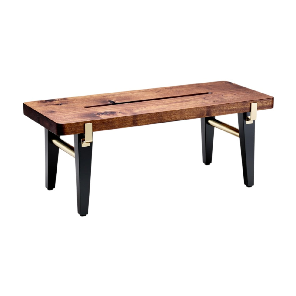 **Titre technique : Table basse en bois massif avec pieds en métal noir**